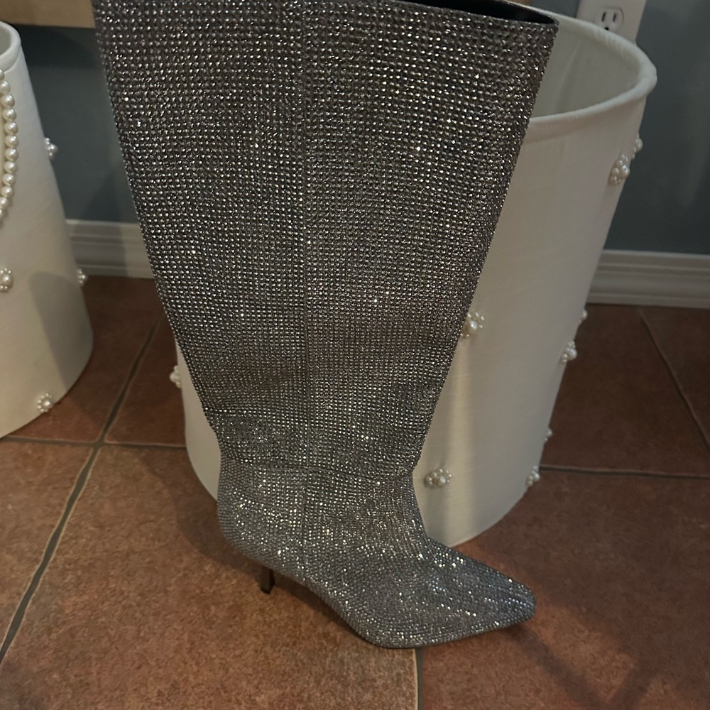 Elegant Silver Knee-High Women's Boots